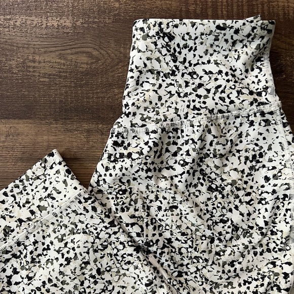 Old Navy Polka Dot Powersoft Joggers - Picture 4 of 4